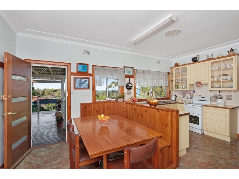 6 Princes Highway, Mollymook NSW 2539