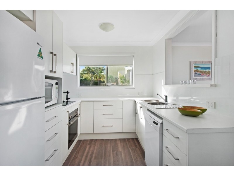 52 Donlan Road, Mollymook NSW 2539