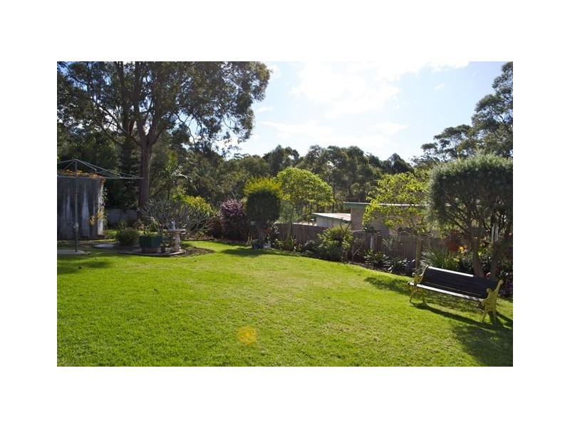 25 Mercury Drive, Lake Tabourie NSW 2539