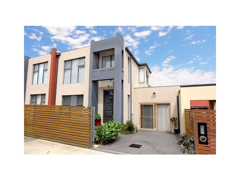 2B Stevenson Ave, Dandenong North VIC 3175