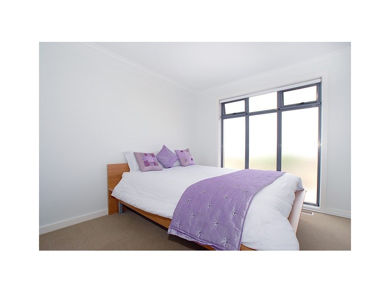 2B Stevenson Ave, Dandenong North VIC 3175