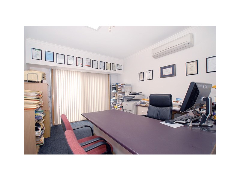 2B Stevenson Ave, Dandenong North VIC 3175