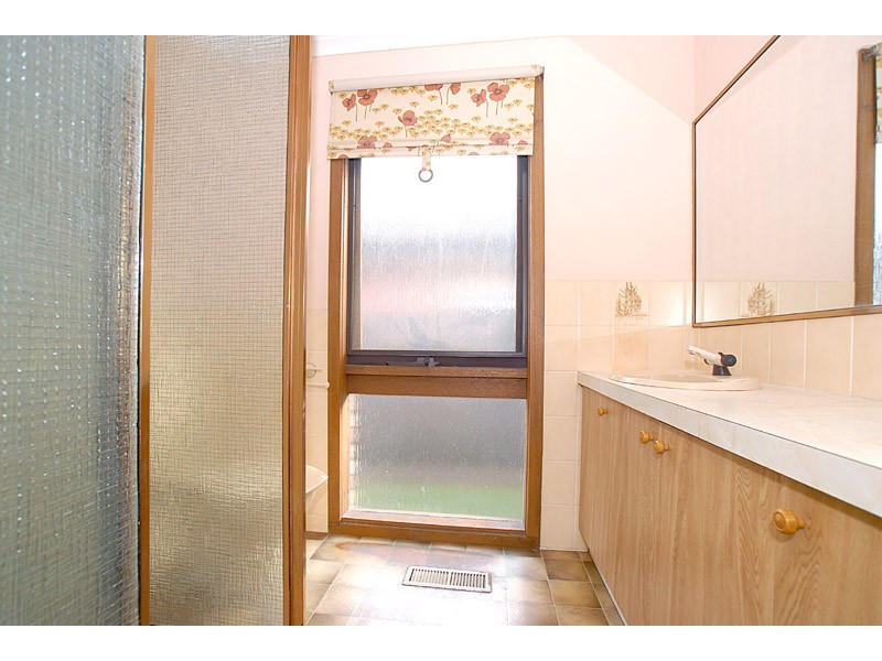 43 Cochrane Ave, Keysborough VIC 3173