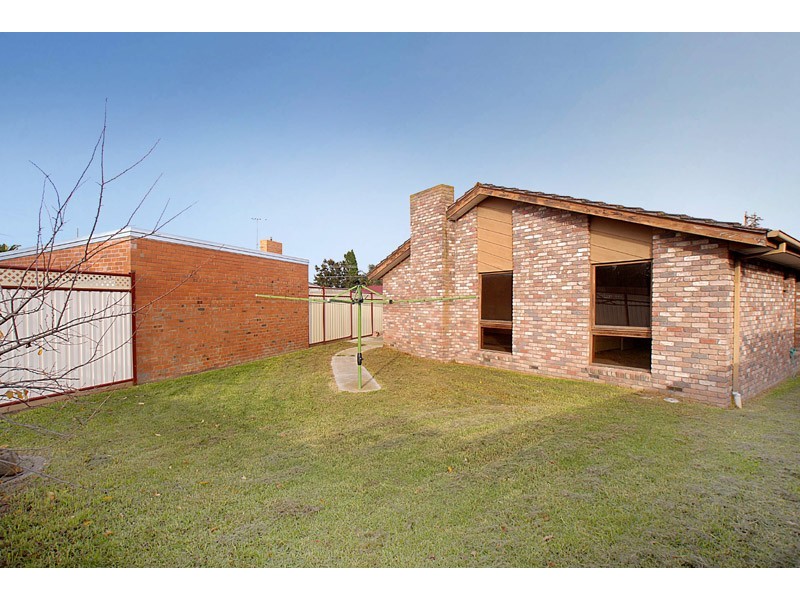 43 Cochrane Ave, Keysborough VIC 3173