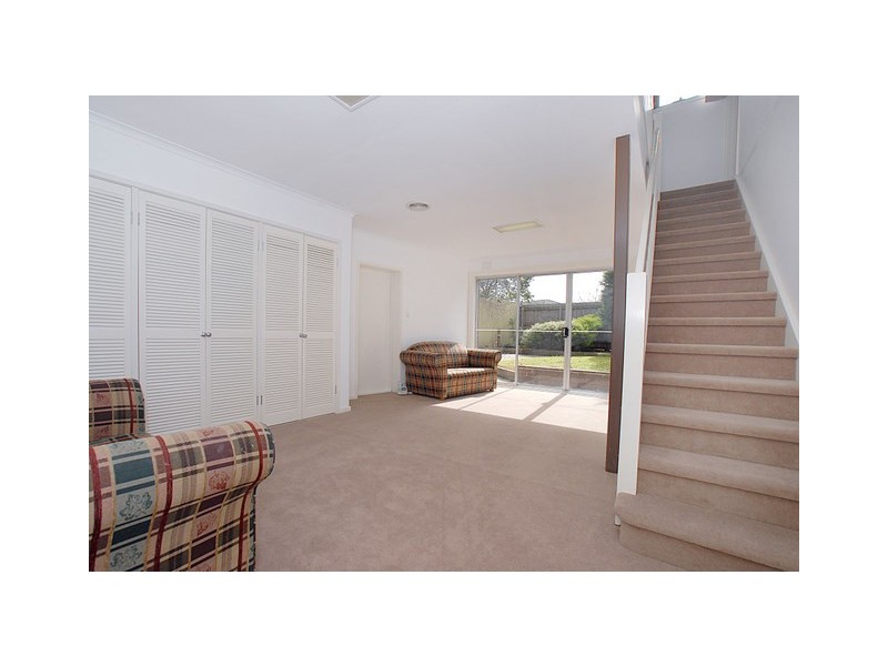 17 Locharn Cres, Keysborough VIC 3173