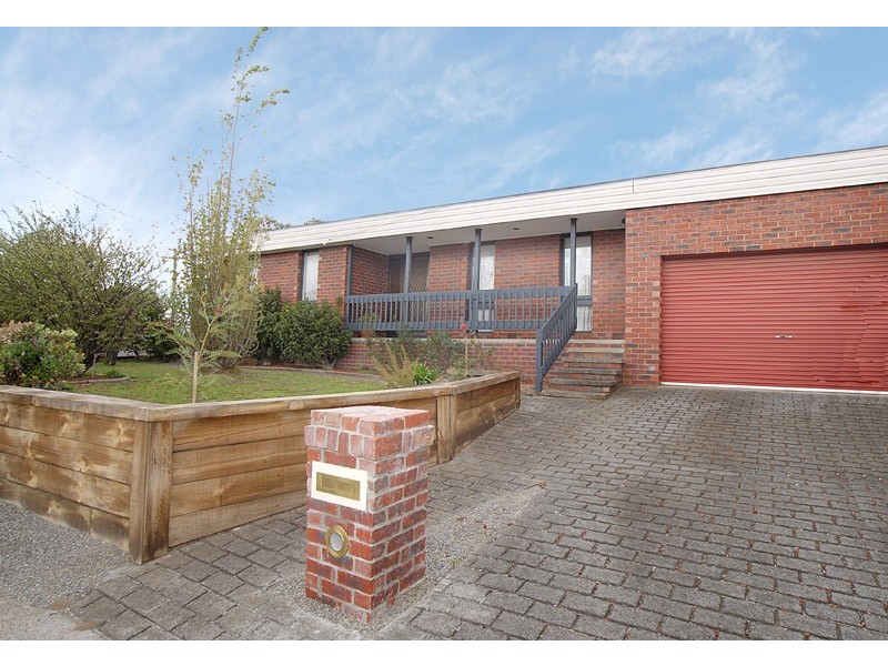 2 Lalor Crt, Springvale South VIC 3172