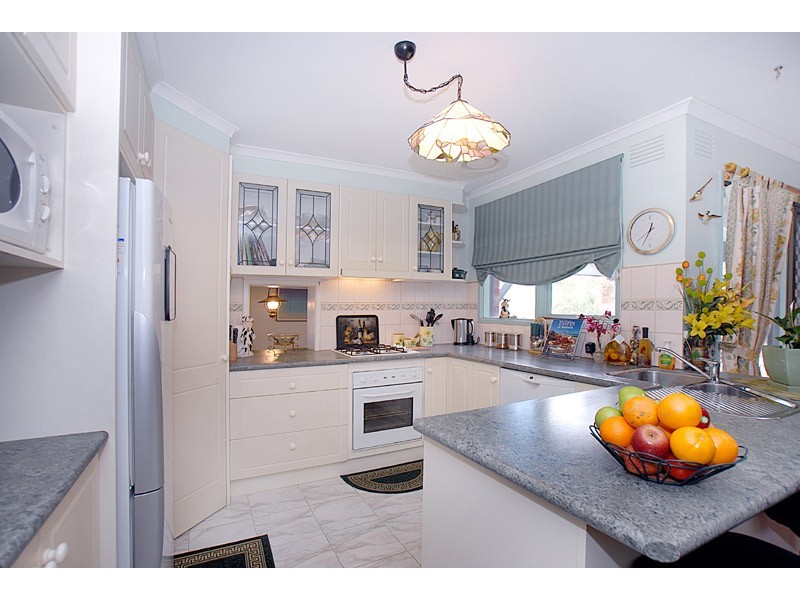 2 Lalor Crt, Springvale South VIC 3172