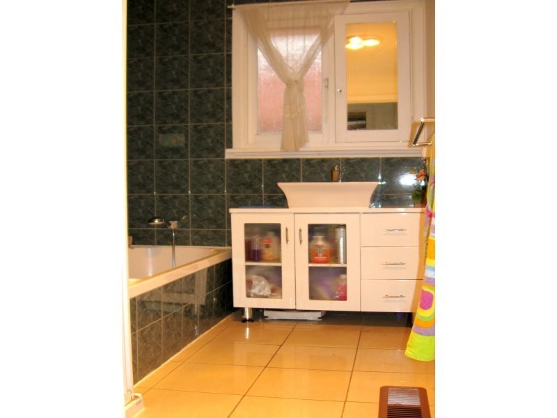 1/4 Lockington Cres, Dandenong VIC 3175