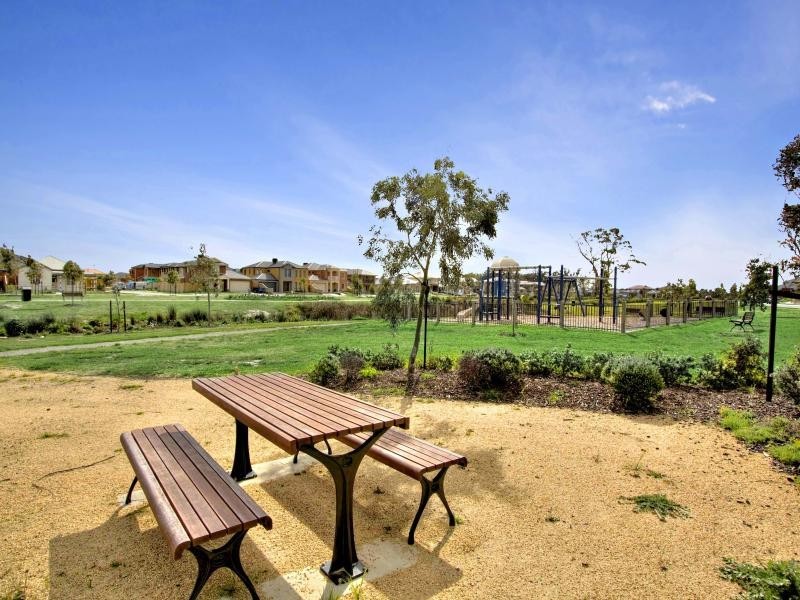 37 Festival Cres, Keysborough VIC 3173