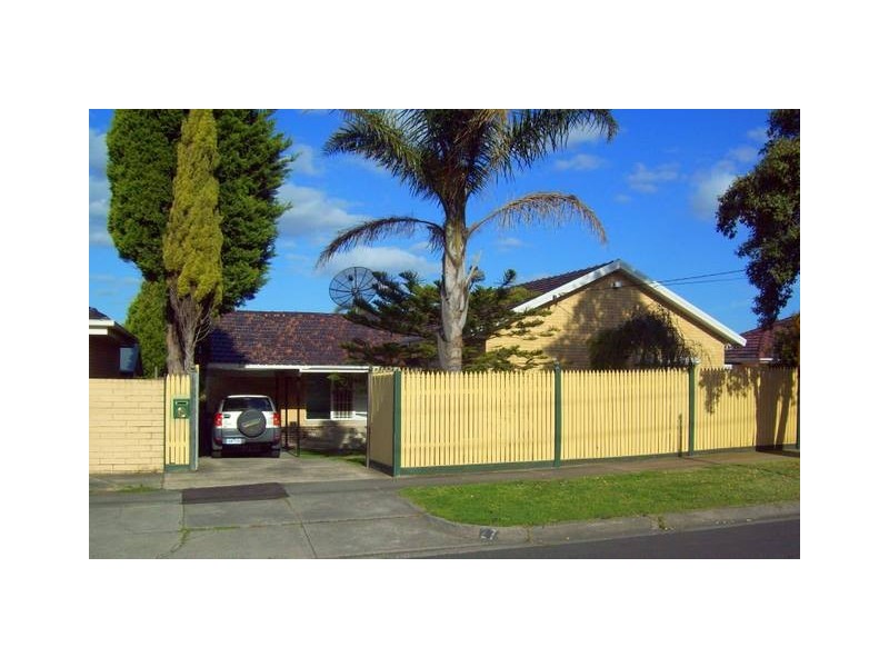 27 Cornelius St, Dandenong VIC 3175