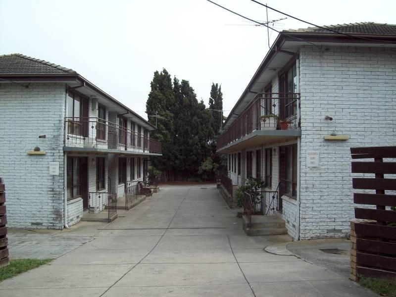 1/10 Larbert Rod, Noble Park VIC 3174