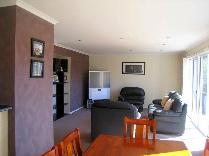 2/66 Dunblane Rd, Noble Park VIC 3174