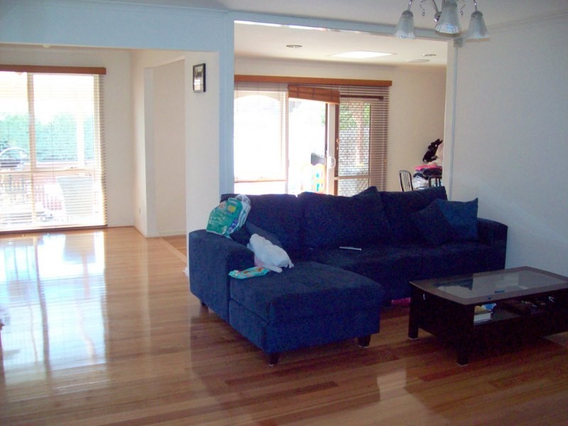 2 Moya Close, Endeavour Hills VIC 3802