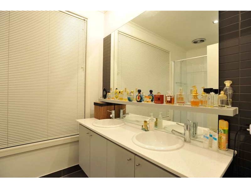 10 Rathdowne Way, Mulgrave VIC 3170