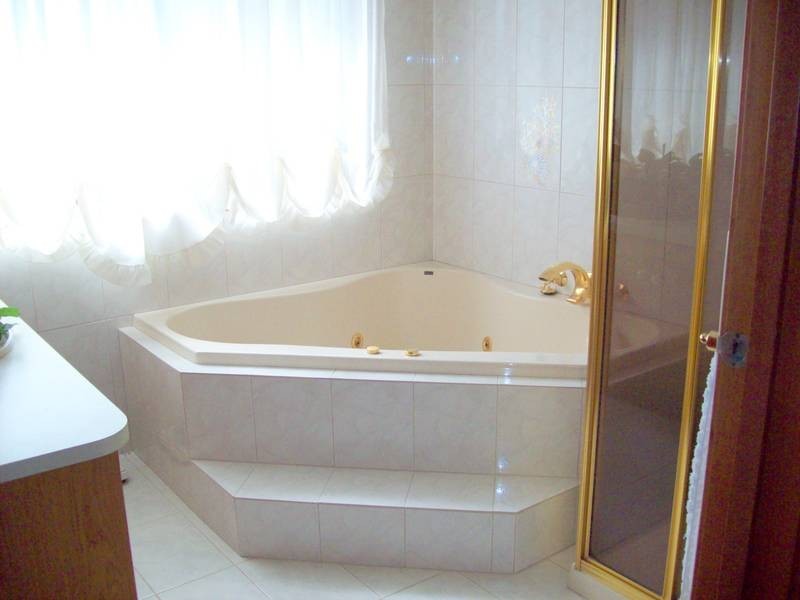 4 Don Eva Crt, Rowville VIC 3178