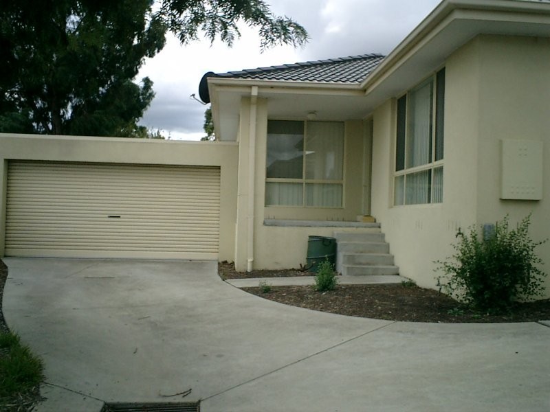 2/16 Mantung Crescent, Rowville VIC 3178