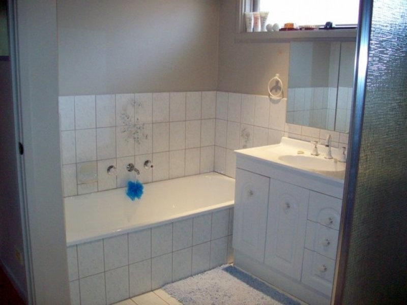 2/49 Whalley Drive, Wheelers Hill VIC 3150