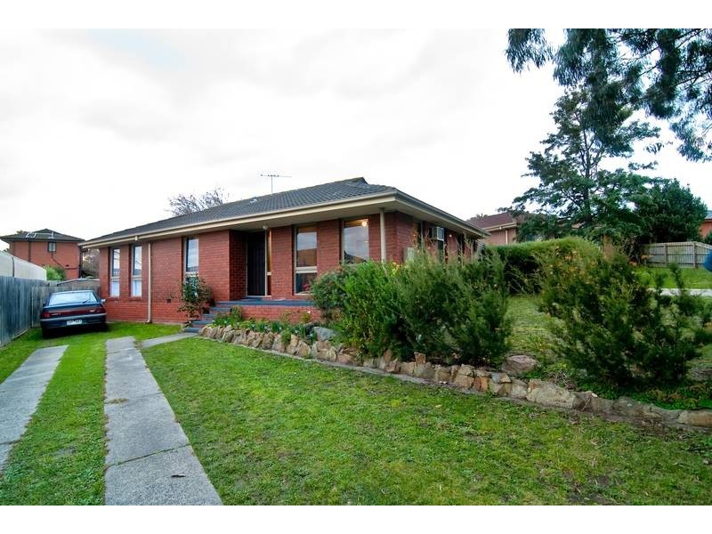 5 Surrey Close, Hallam VIC 3803