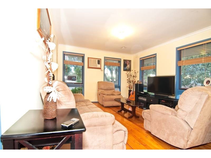 5 Surrey Close, Hallam VIC 3803