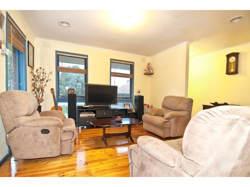 5 Surrey Close, Hallam VIC 3803