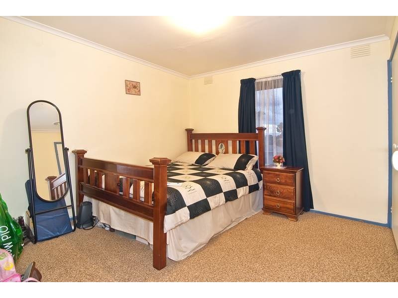 5 Surrey Close, Hallam VIC 3803