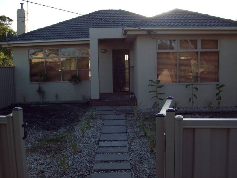 1/4 Dawn Avenue, Dandenong VIC 3175