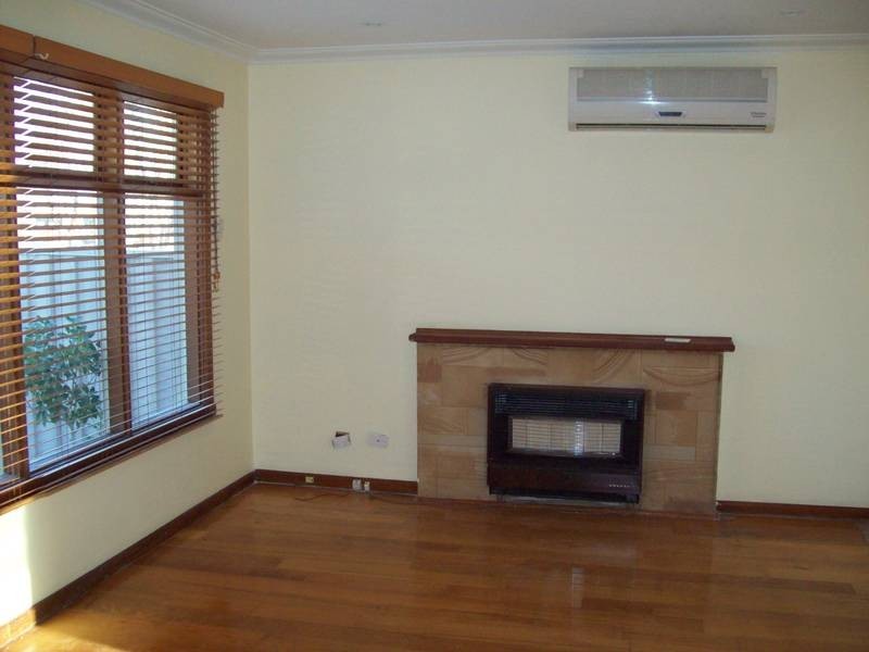 1/4 Dawn Avenue, Dandenong VIC 3175