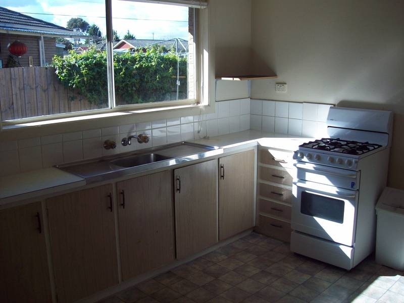 1/4 Allwen Court, Clayton South VIC 3169