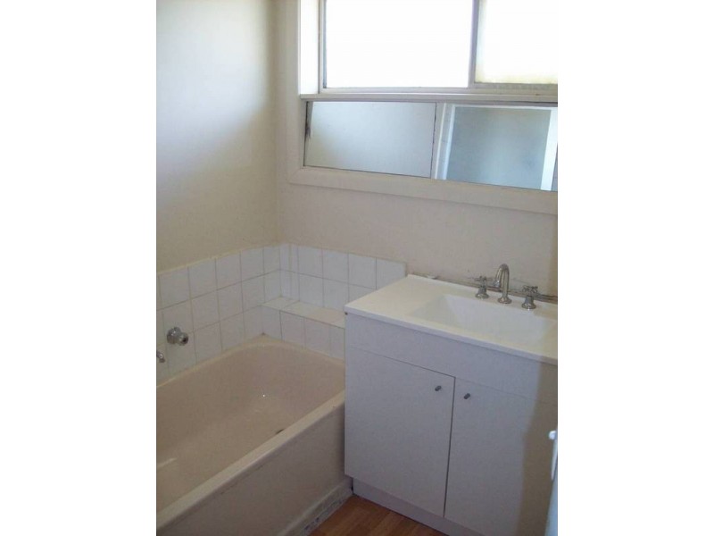 1/4 Allwen Court, Clayton South VIC 3169