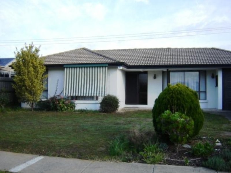 30 Justin Circuit, Hampton Park VIC 3976