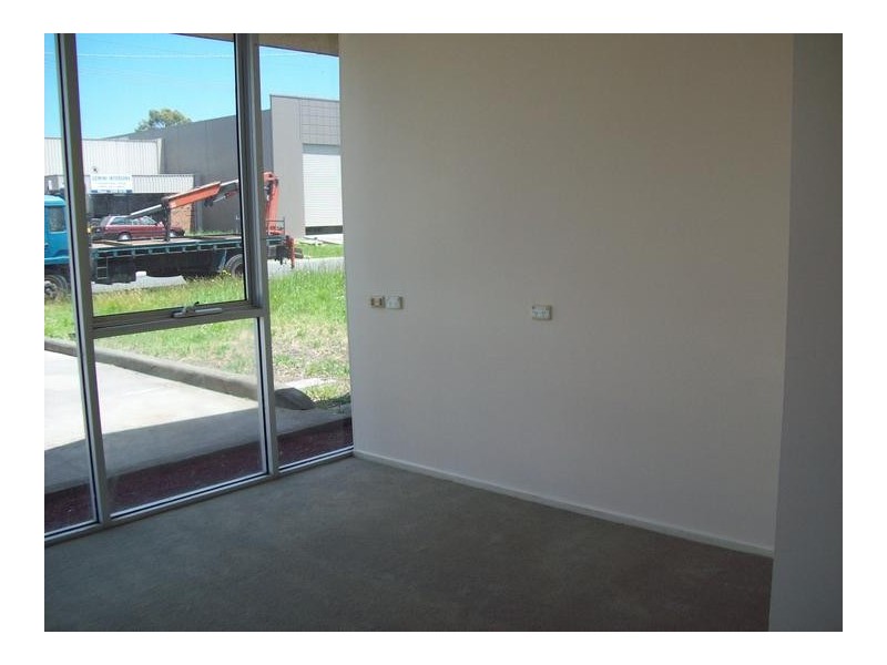 1/28 Superior Ave, Dandenong South VIC 3175