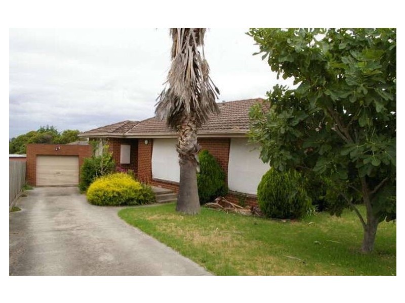 15 Lawrence Crescent, Noble Park North VIC 3174