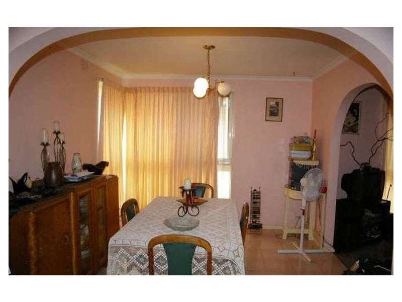 15 Lawrence Crescent, Noble Park North VIC 3174