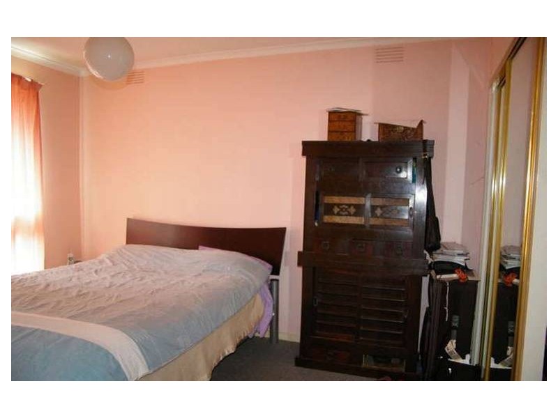 15 Lawrence Crescent, Noble Park North VIC 3174