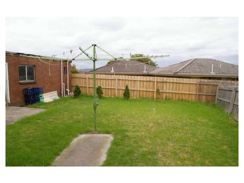 15 Lawrence Crescent, Noble Park North VIC 3174