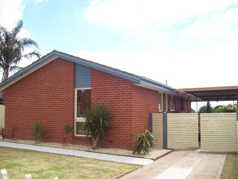 4 Bunarong Court, Dandenong North VIC 3175