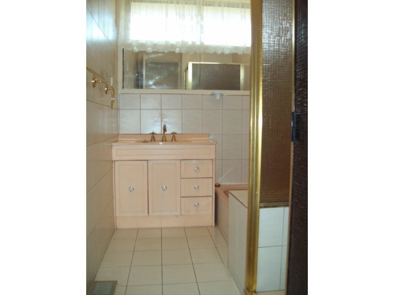 10 Wallarano Drive, Noble Park VIC 3174