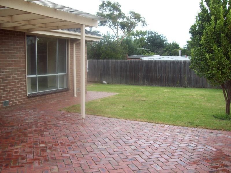 20 College Crescent, Keysborough VIC 3173