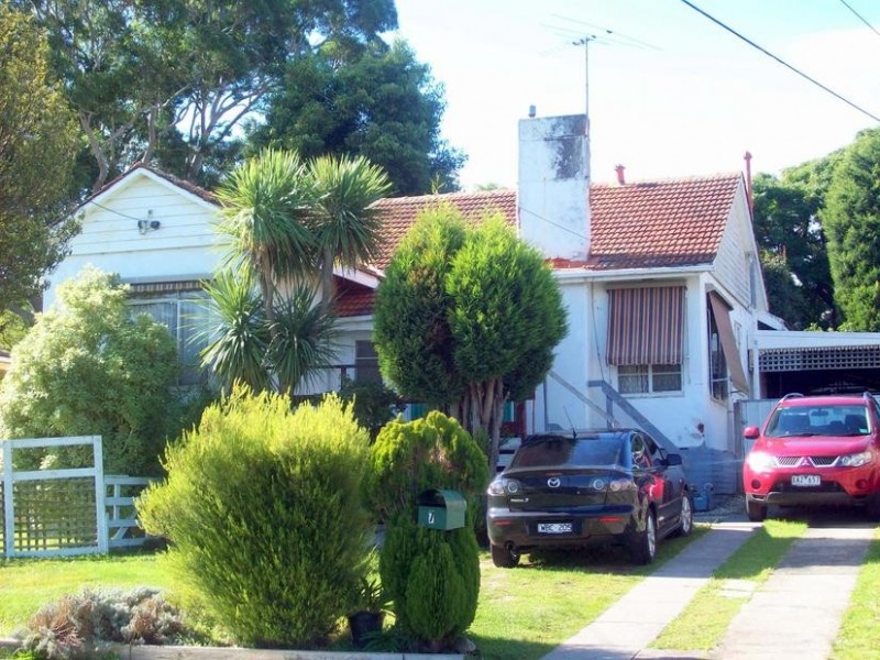 7 Lexton Ave, Dandenong VIC 3175