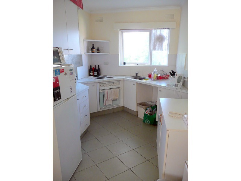 10/22 Kokaribb Rd, Carnegie VIC 3163