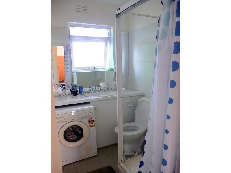 10/22 Kokaribb Rd, Carnegie VIC 3163