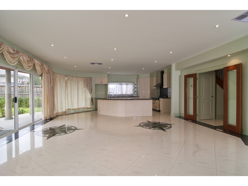17 Stanford Ave, Keysborough VIC 3173