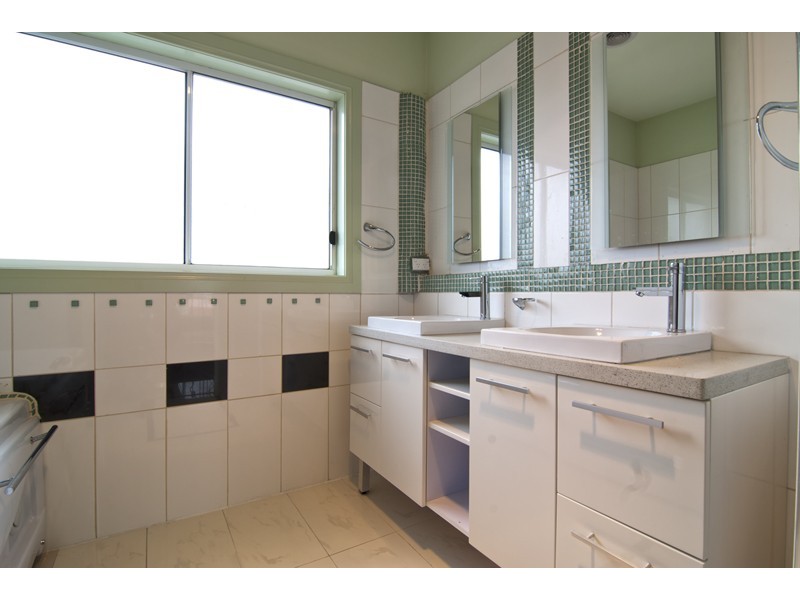 17 Stanford Ave, Keysborough VIC 3173