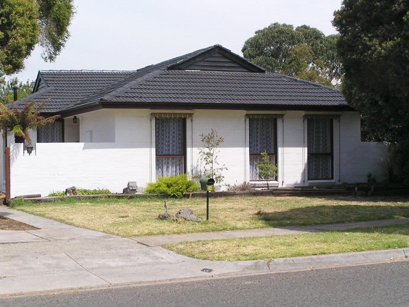 24 College Crescent, Keysborough VIC 3173