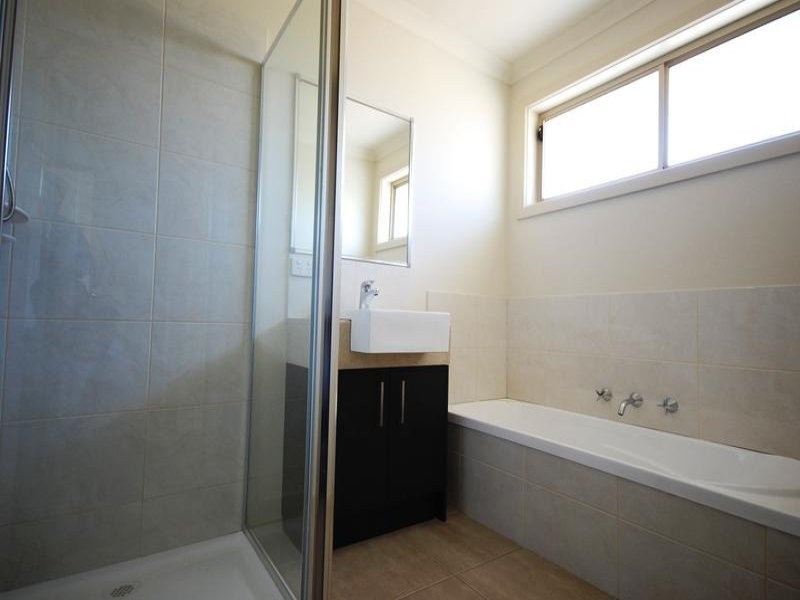 1/4 Allwen Court, Clayton South VIC 3169