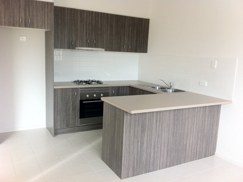 4/1 Walnut Way, Pakenham VIC 3810