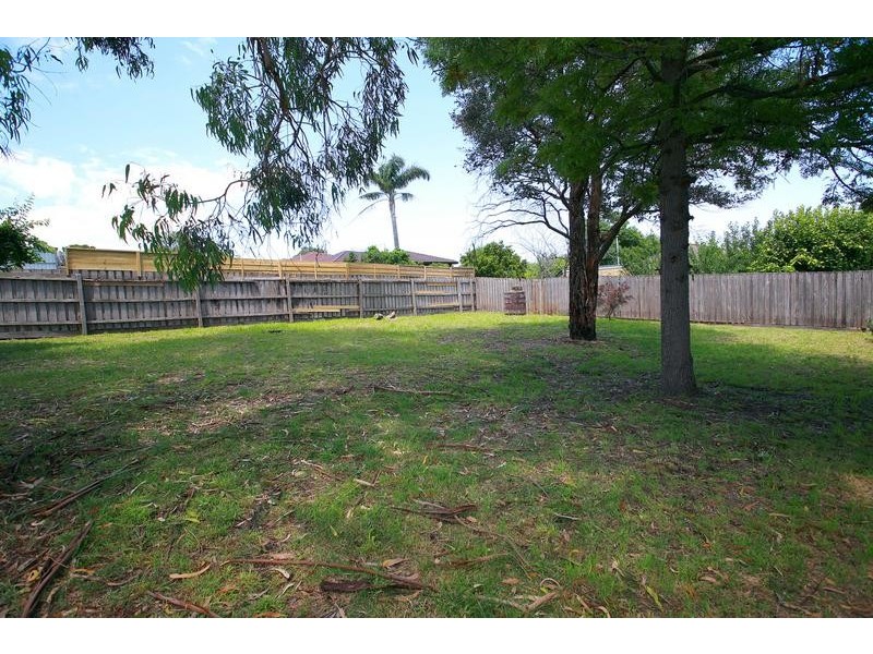 12 Barnett Grove, Noble Park VIC 3174