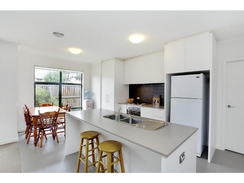 2 Rokeby Place, Mulgrave VIC 3170