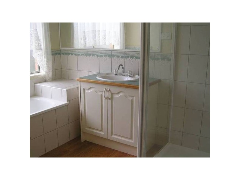 16 Emperor Road, Berwick VIC 3806