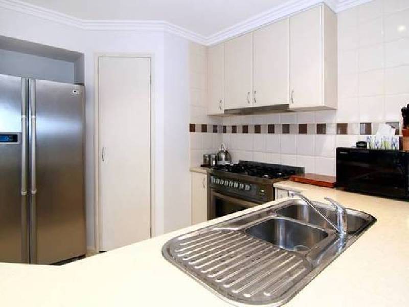 9 Rowan Road, Springvale South VIC 3172